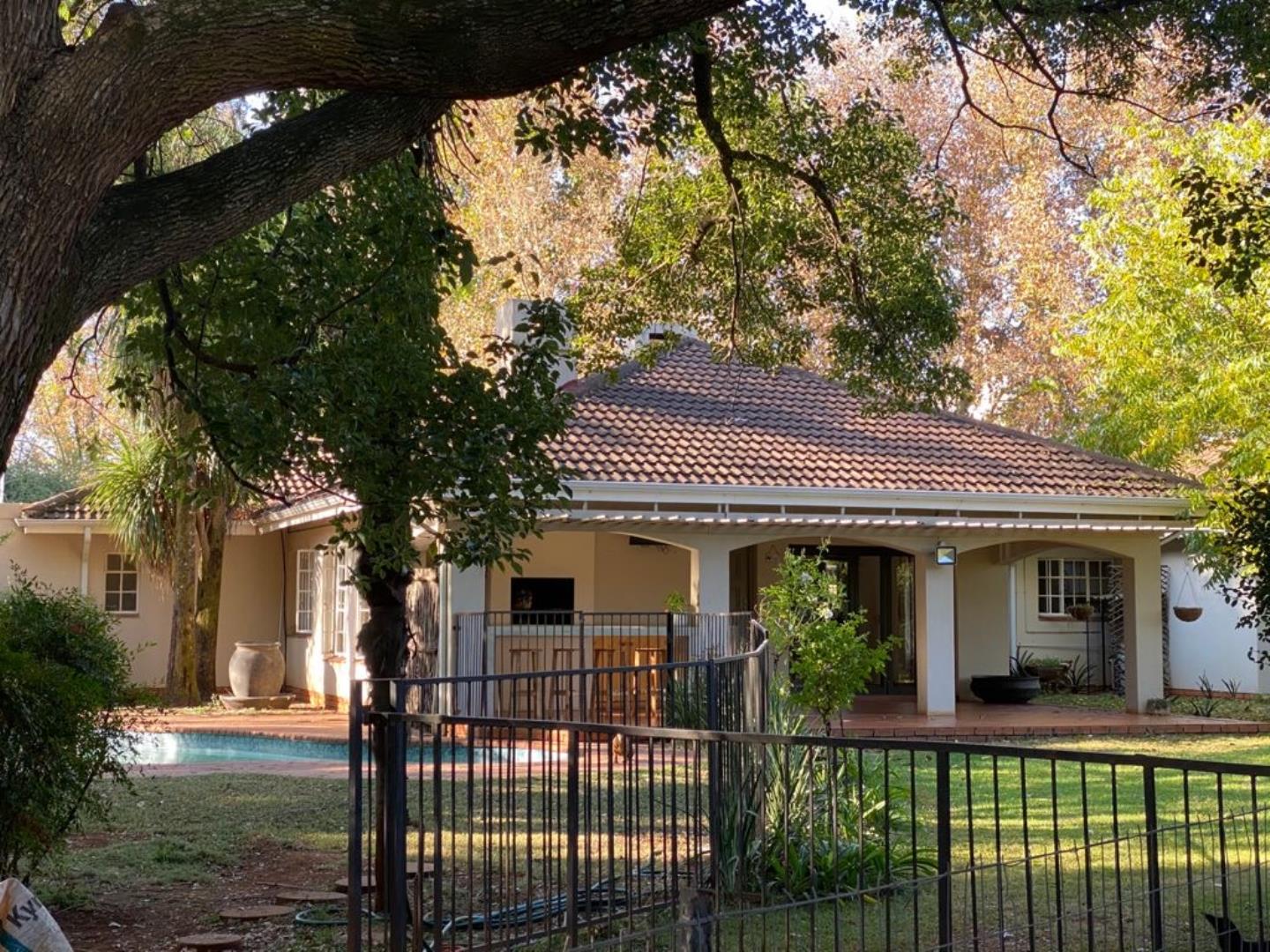 7 Bedroom House + Cottage/Flat for Sale - KwaZulu Natal